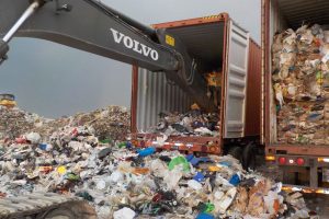 Philippines-sends-container-loads-of-trash-back-to-Canada