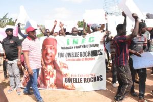 Protesters-beseige-INEC-want-Certificate-of-Return-for-Rochas-Okorocha-released-e1558543269101