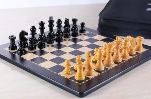 12-magnetic-travel-chess-set-in-black-and-boxwood-1961471016998_grande