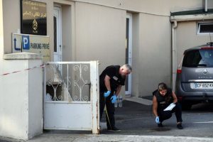 2 injured in shooting outside mosque in western France