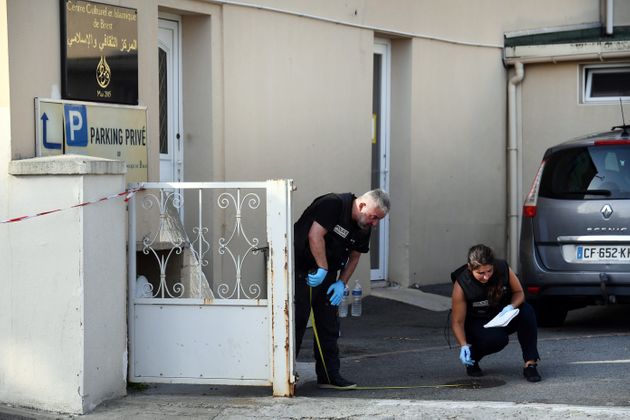 2 injured in shooting outside mosque in western France