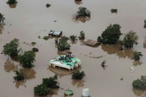 Beira-region-swamped-by-Cyclone-Idai-e1552926550300