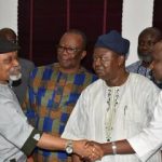 ASUU president Biodun Ogunyemi (middle)