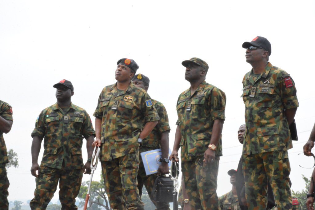 Chief of Air Staff, Air Marshall Abubakar (centre)