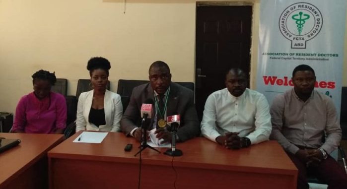 Members-of-the-Association-of-Resident-Doctors-during-the-Media-Briefing-e1559634286172