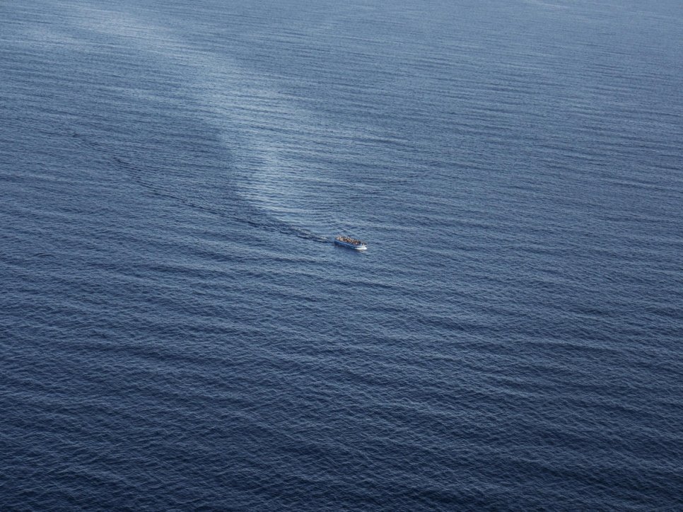 Scores drown in shipwreck off Libyan coast