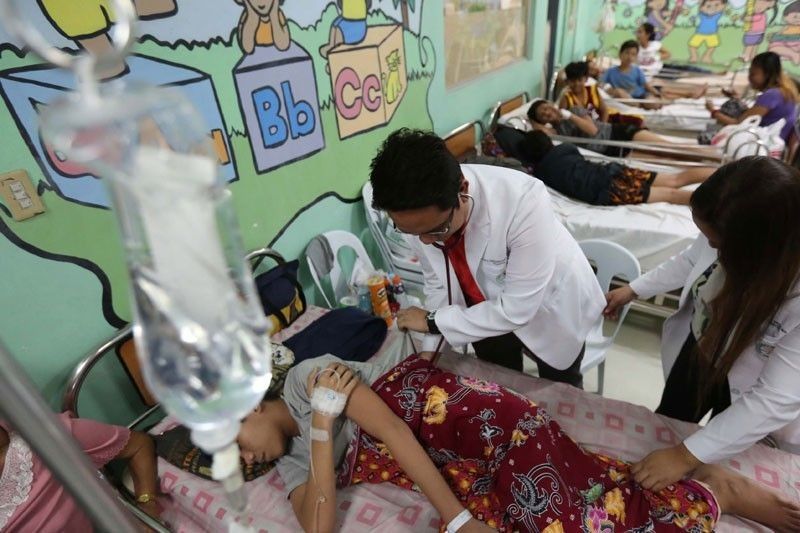 Philippine authorities declare national dengue alert after 456 deaths