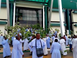 4fa49abb-catholic-priests-protest
