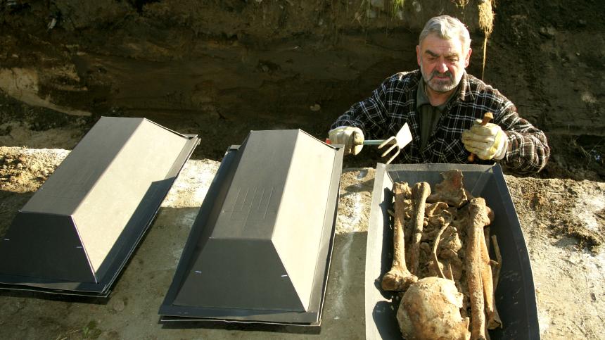 German families still searching for missing relatives from WWII