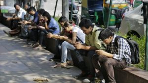500-million-Indians-use-the-internet-e1529832409486