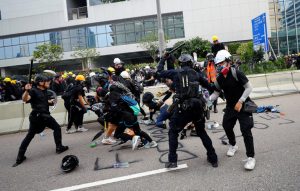 Hong-Kong-police-battle-with-violent-protesters-768×488