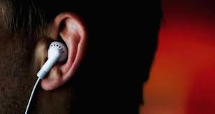 How regular use of headphone, earphone affects health
