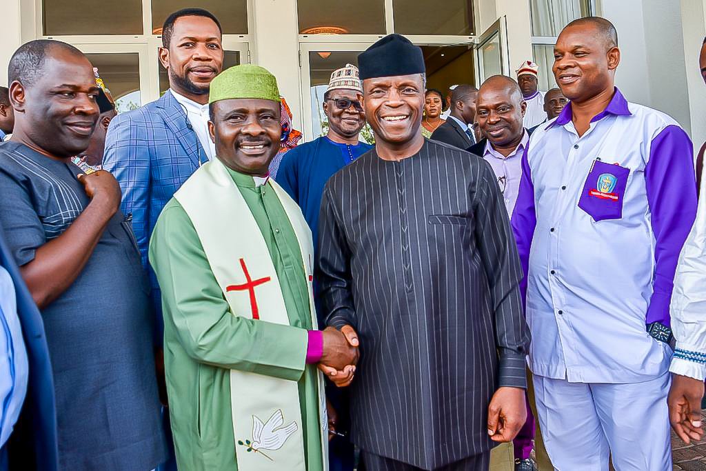 Olasupo (centre left), Osinbajo (centre right)