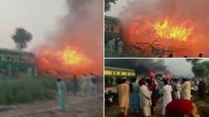 62-killed-in-train-fire-in-northeast-Pakistan