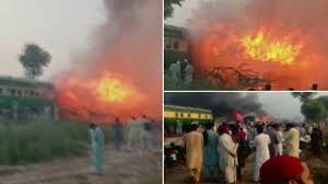 62-killed-in-train-fire-in-northeast-Pakistan