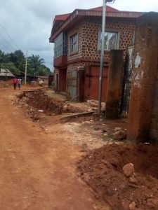 Monarch donates part of his palace for road construction