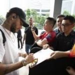 Neymar, Thiago storm Singapore