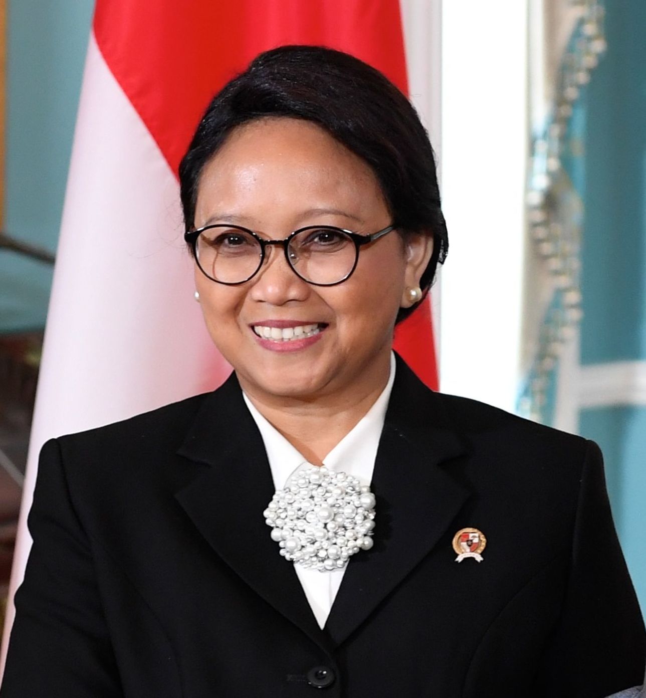 Secretary_Tillerson_Shakes_Hands_With_Indonesian_Foreign_Minister_Marsudi_Before_Their_Meeting_in_Washington_(34290251502)_(cropped)