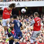 Luiz header sends unconvincing Arsenal third