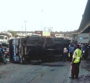 LASEMA recovers fallen truck from Ijora under-bridge