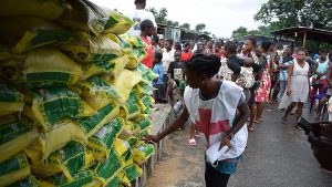 red-cross-officer-takes-record