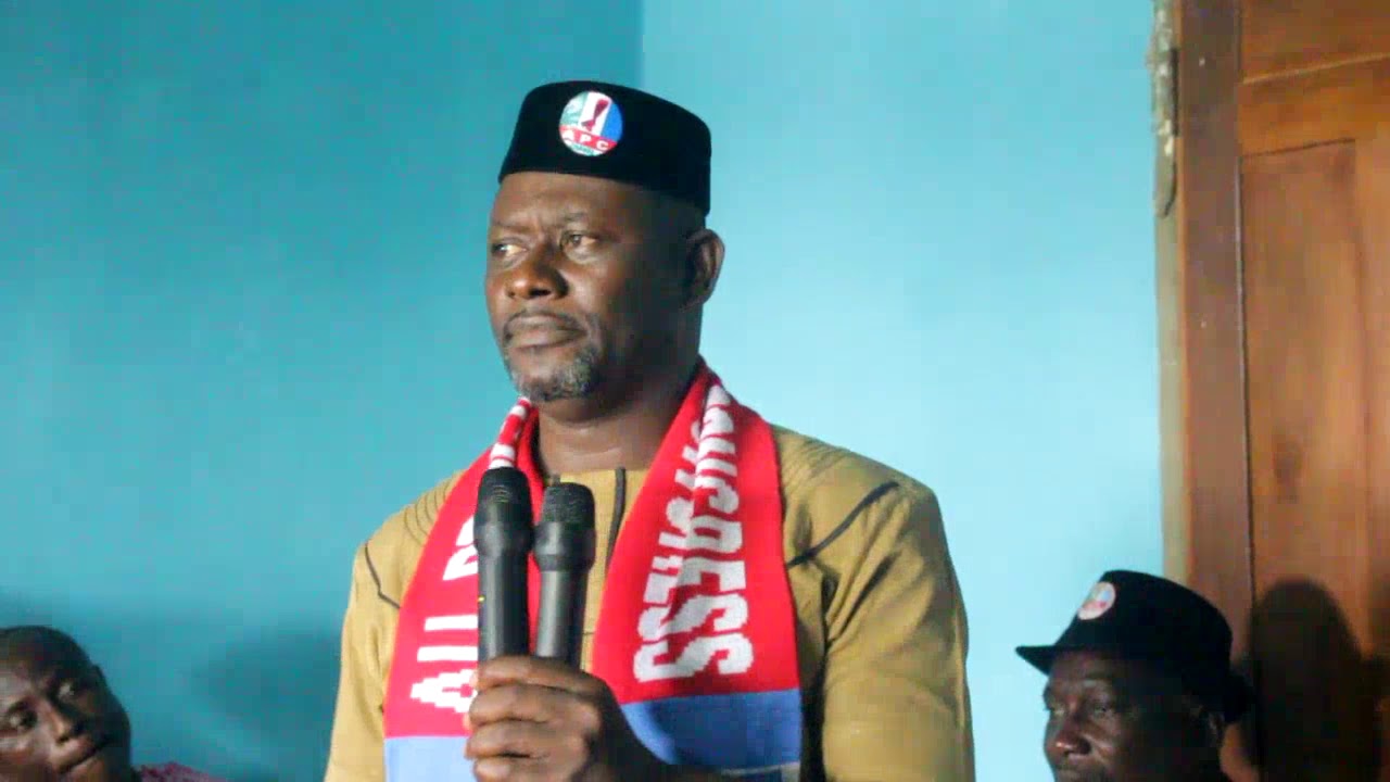 Elvis Ayomanor