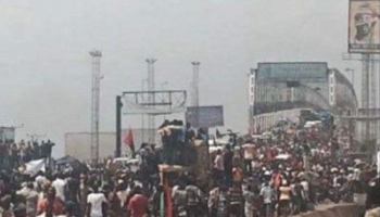 Commuters stranded as Delta enforces border closure