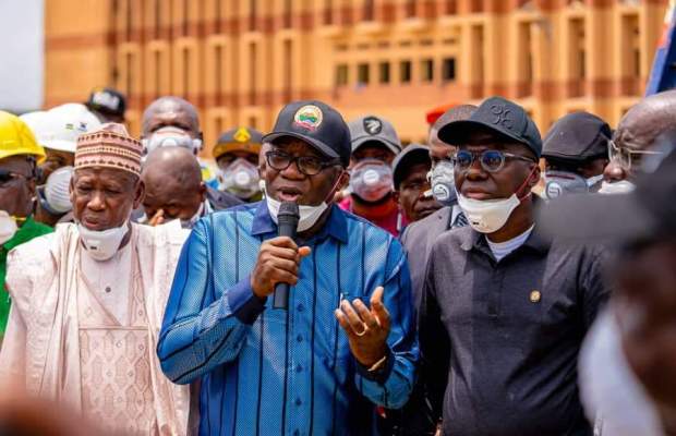 Lagos explosion- Governors pay condolence visit to Sanwo-Olu, donate N200m to relief fund