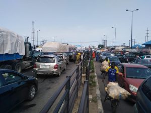 Gridlock returns to Lagos amid stay-at-home order