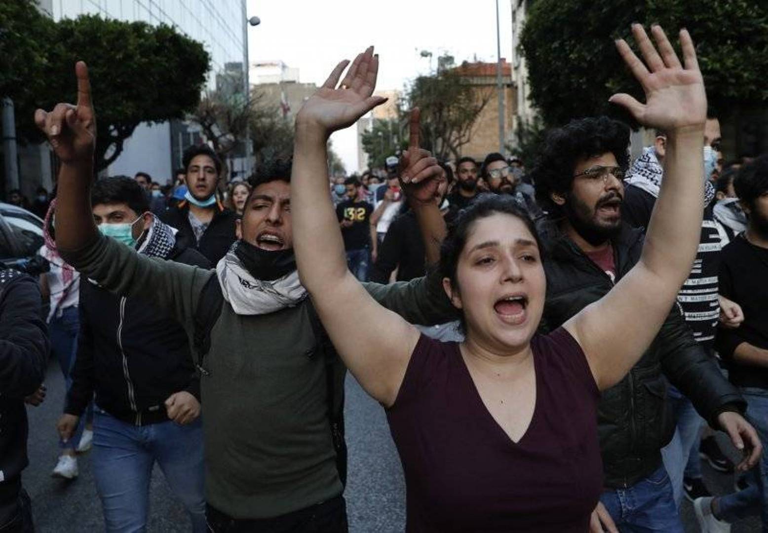 Lebanon: Roads blocked to protest worsening economy