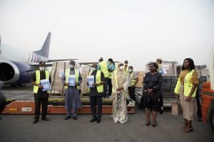 RC-Ministers-display-the-handover-document-300×200