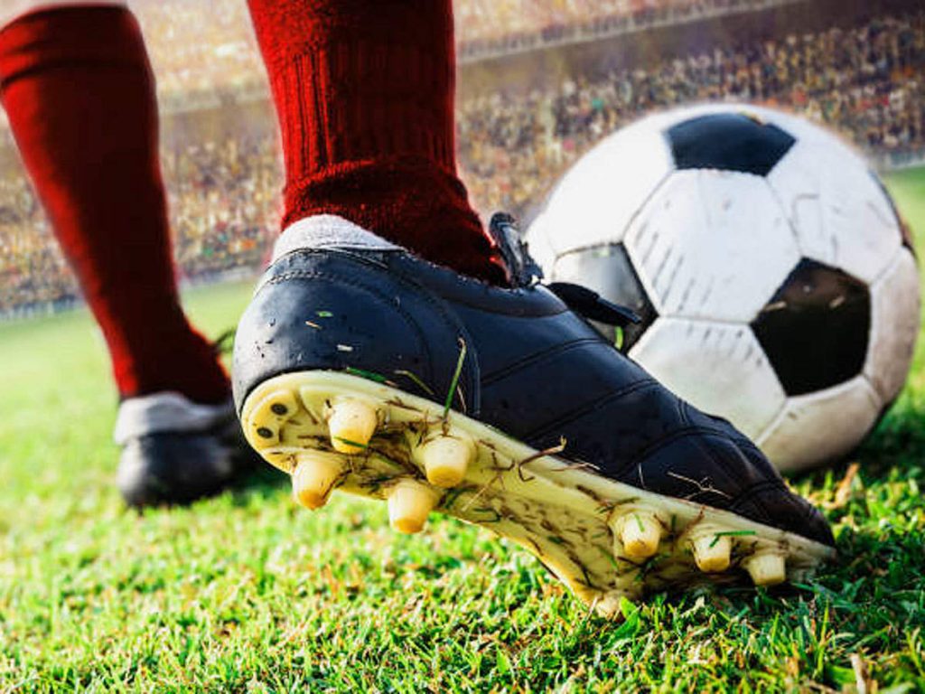 COVID-19- Footballer sleeps in airport 74 days