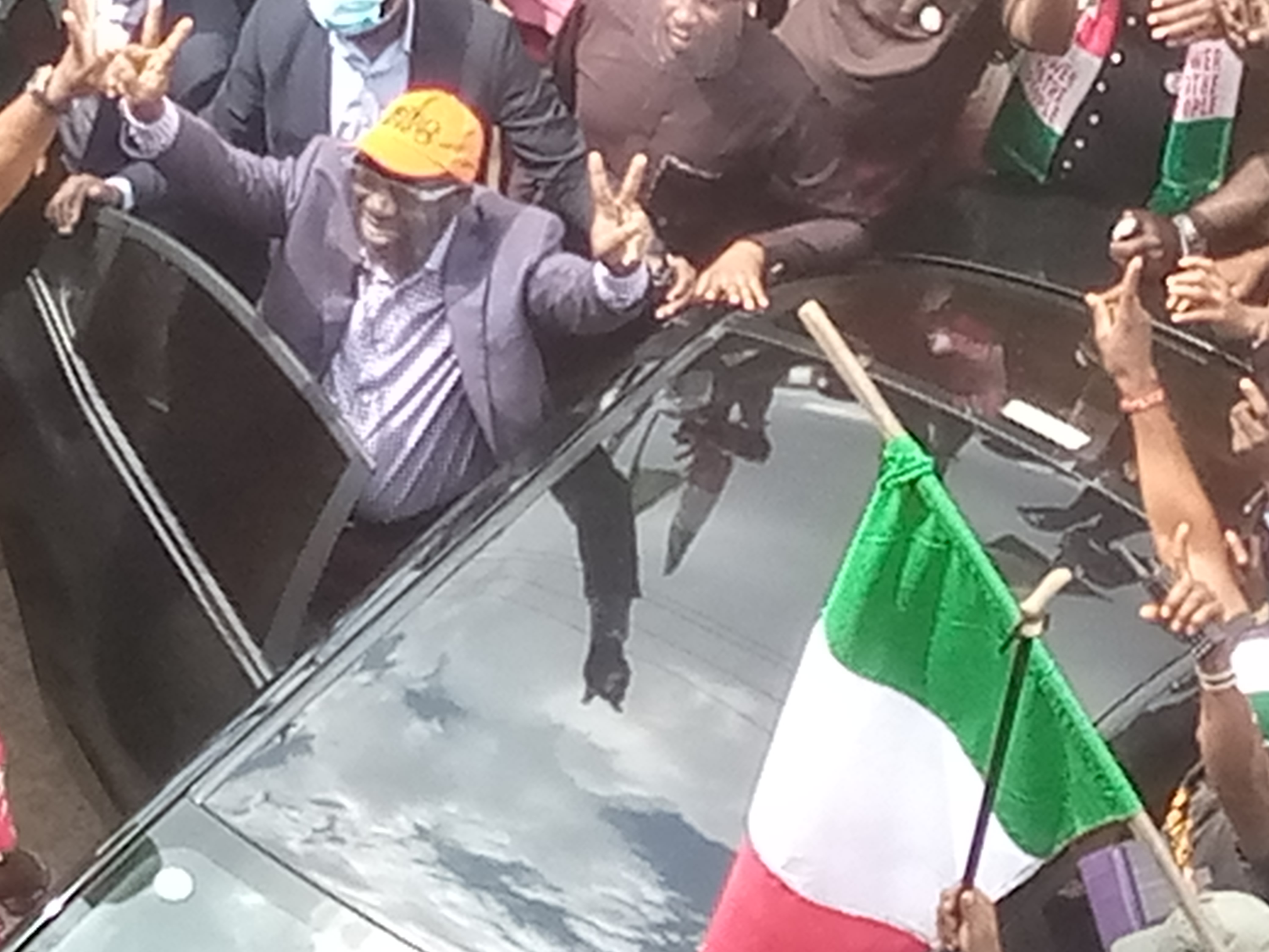 Governor Obaseki arriving at the Edo State PDP Secretariat in Benin yesterday.