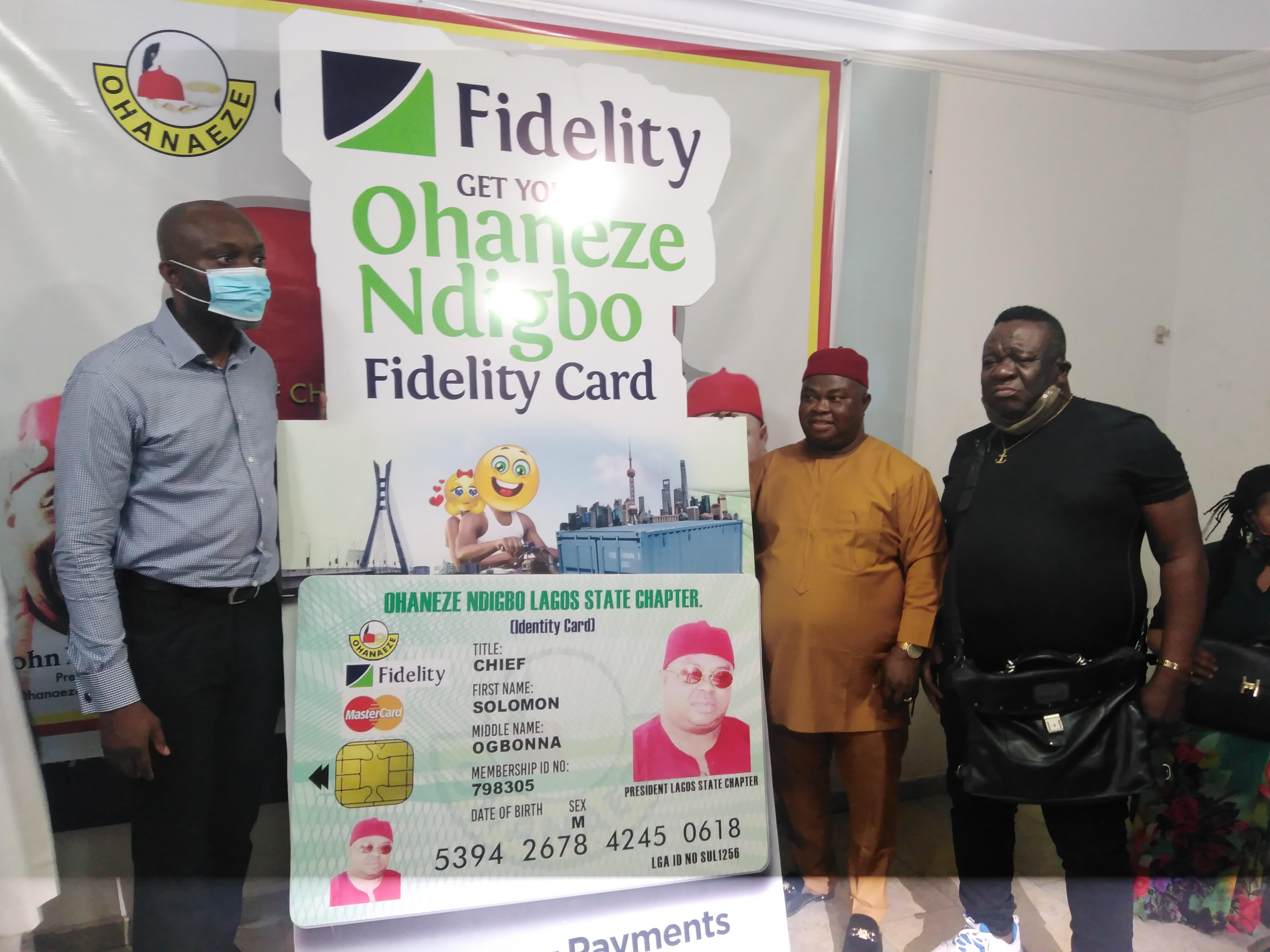 L-R: Mr Chidozie Ezissi, branch leader, Fidelity Bank Plc, Ikeja GRA; President of Ohanaeze Ndigbo, Lagos State chapter, Chief Solomon Ogbonna Aguene; Nollywood star John Ikechukwu Okafor (aka Mr Ibu)