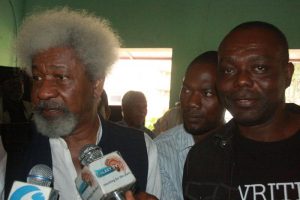 Mazim Uzoatu with Professor Wole Soyinka