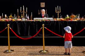 Israeli artist places ‘Last Supper’ statue of Netanyahu in Tel Aviv