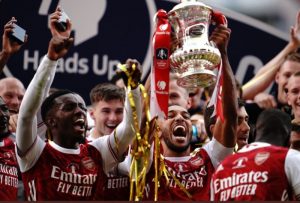 Arsenal-FA-Cup-trophy