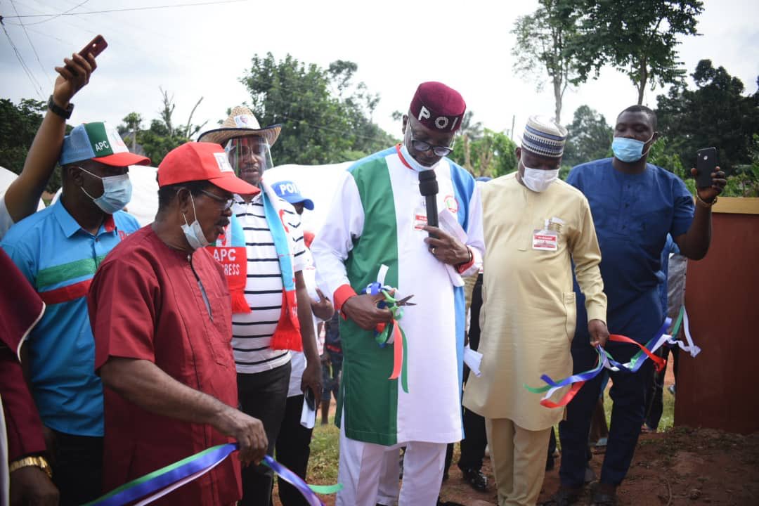 Edo: Ize-Iyamu commissions borehole, pledges to develop rural communities