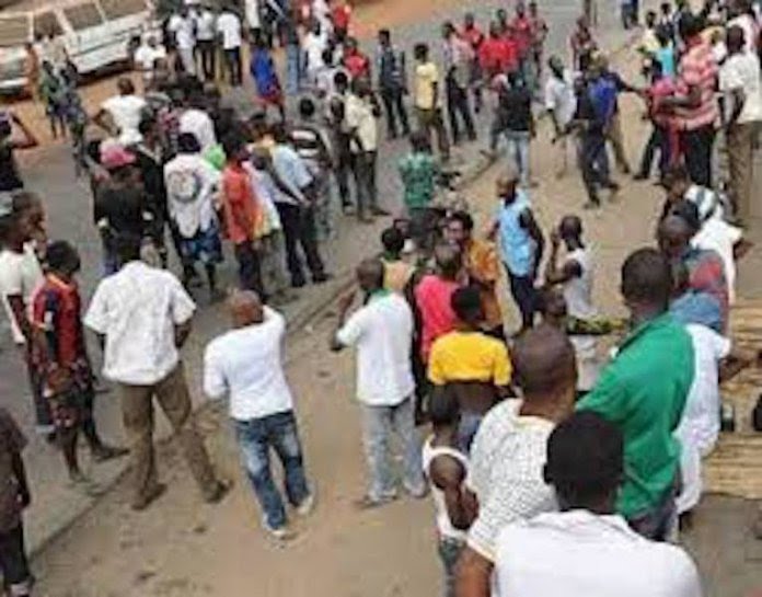 fc0def84-pdp-apc-supporters–696×545