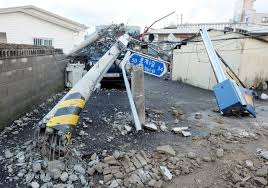 1 dies as Typhoon Maysak hits waterlogged Koreas
