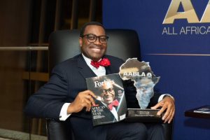 Akinwumi-Adesina-with-Award-in-Sandton-South-Africa