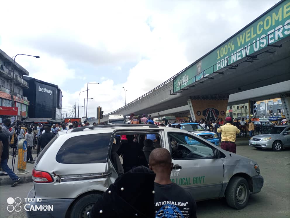 SPN members addressing people at Ojuelegba before the police arrest