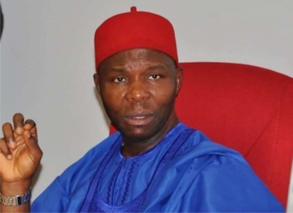 Senator-Utazi2