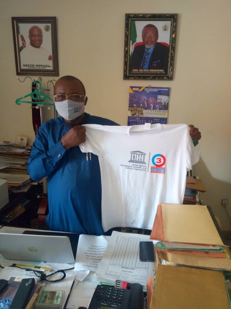 The-Commissioner-for-Education-Abia-State-Dr-Kanaelechi-Nwangwa-showing-his-support-for-zero-tolerance-on-School-based-gender-based-violence