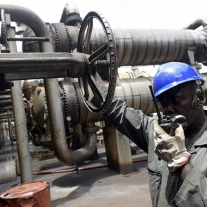 worker-seen-port-harcourt-oil-refinery-nigeria