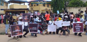 END SARS Protest Anambra Youths blocking the entrace gate of Onitsha Police Area Command yesterday Photo Aloysius Attah