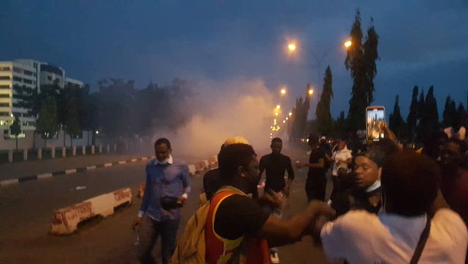 Abuja: Police beat up, teargas #EndSARS protesters