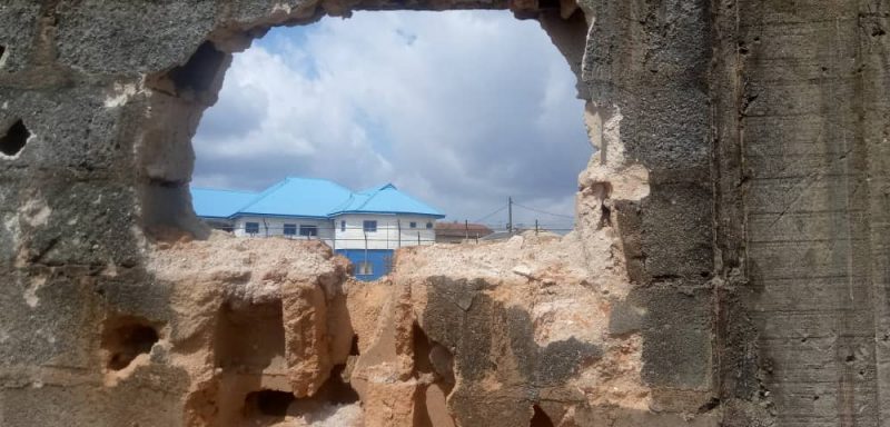 Picture-3-A-busted-fence-during-the-jailbreak-at-Oko-Prison-Benin-e1603463184118