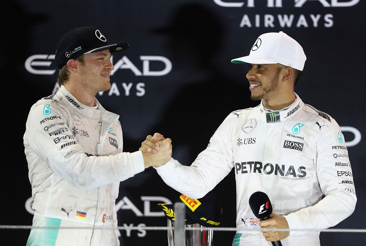 Nico Rosberg (L), Lewis Hamilton (R)