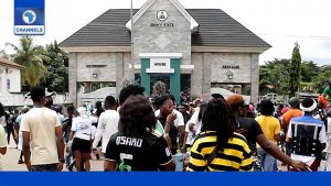 #EndSARS protesters barricade Ebonyi govt house